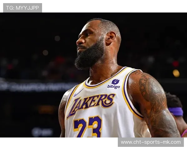 詹姆斯复出引热议：篮球界的巨星归来震撼全场