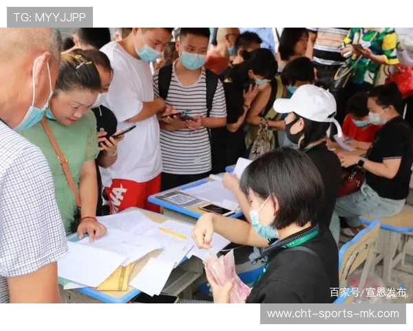 新生入学套餐收费1000元，“自愿”背后谁买单？